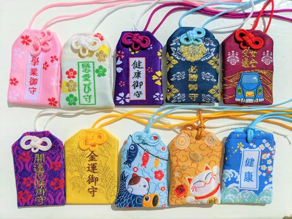 omamori amuleto suerte y protección